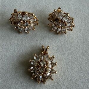 Vintage 90s Spain Gold Tone Rhinestone Statement Set Earrings + pedant